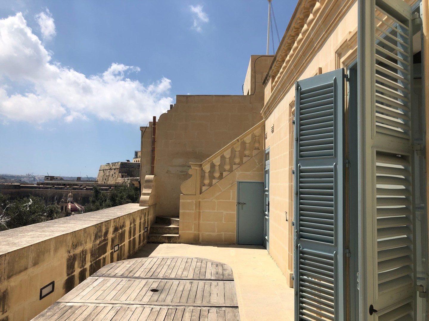 Penthouse with Views of The Grand Harbour