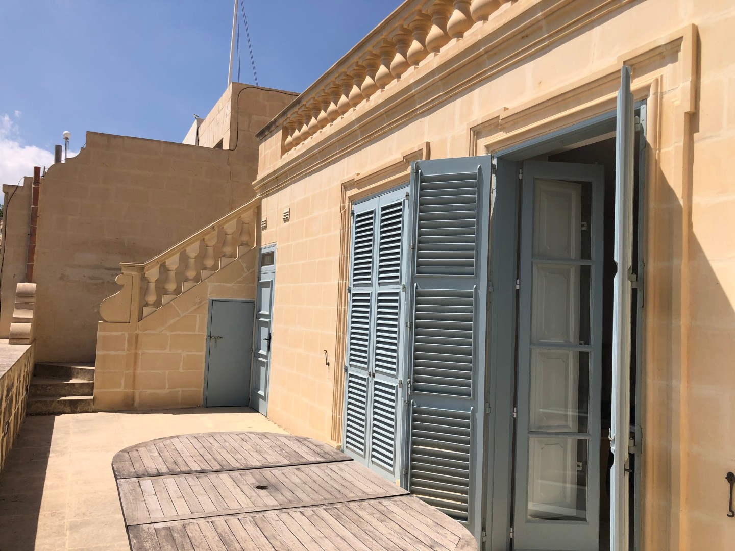 Penthouse with Views of The Grand Harbour