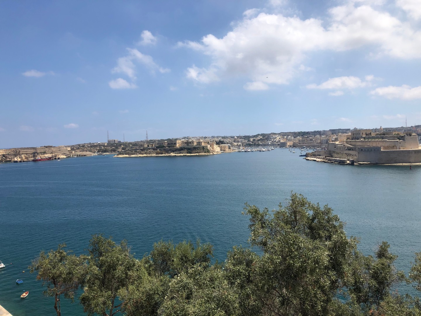 Penthouse with Views of The Grand Harbour