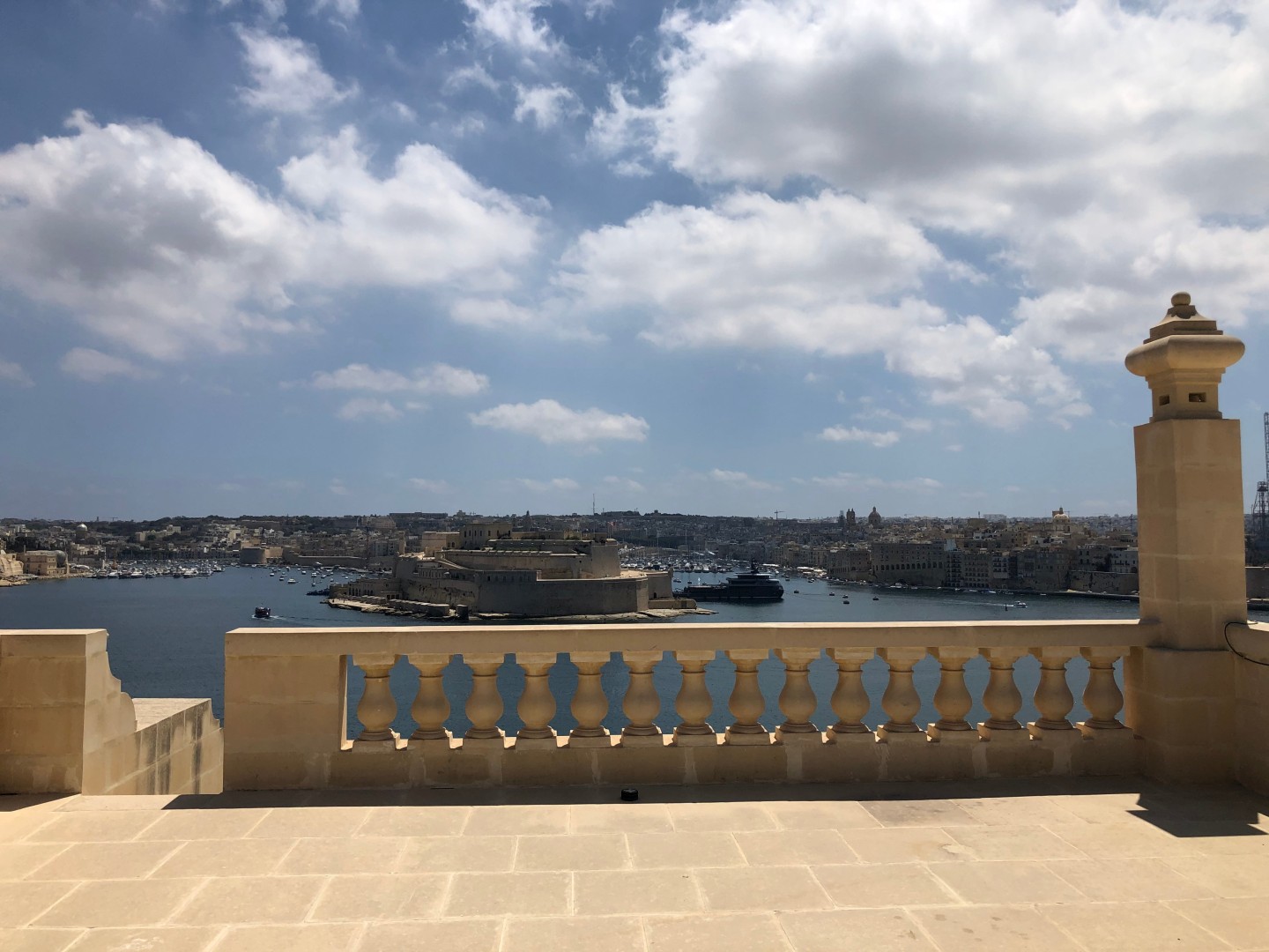 Penthouse with Views of The Grand Harbour