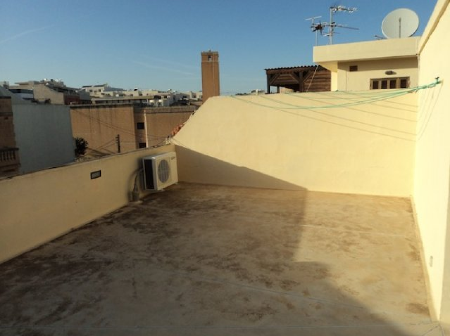 3 bedroom House in Ibragg with a terrace