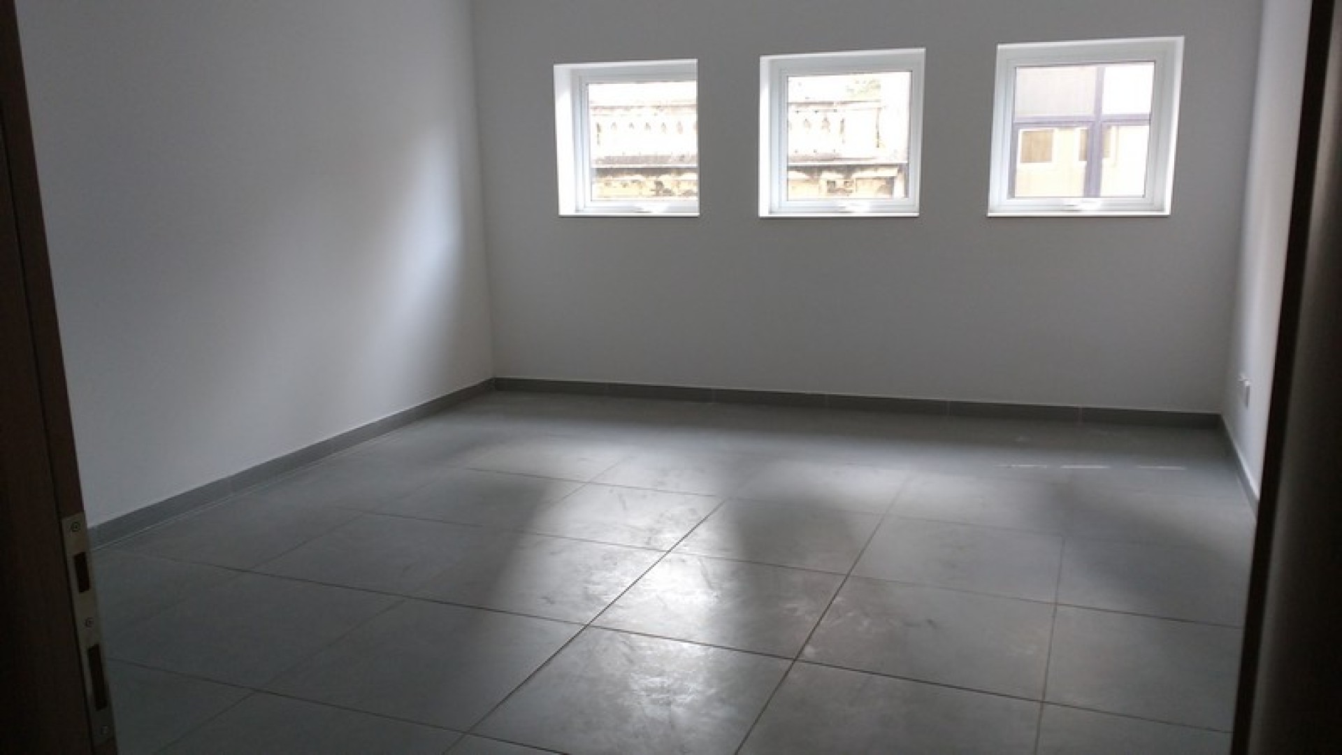 Nice Corner Office with ample light