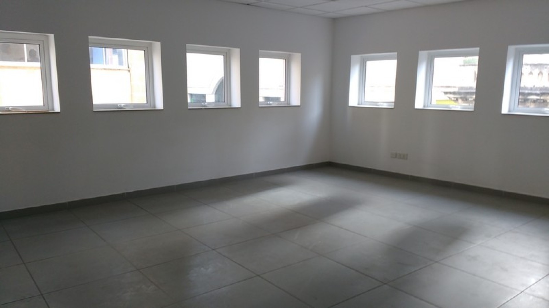 Nice Corner Office with ample light