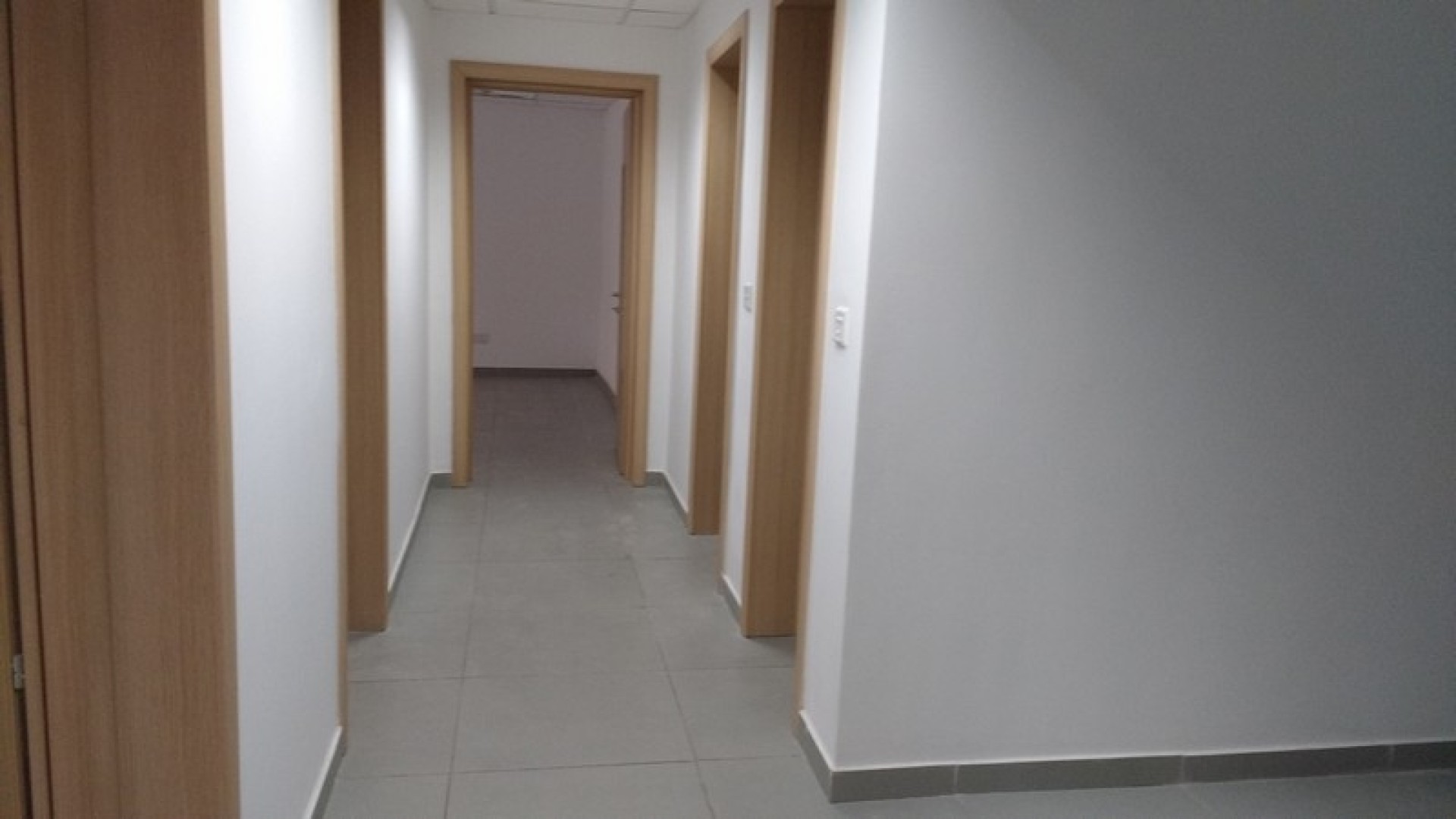 Nice Corner Office with ample light