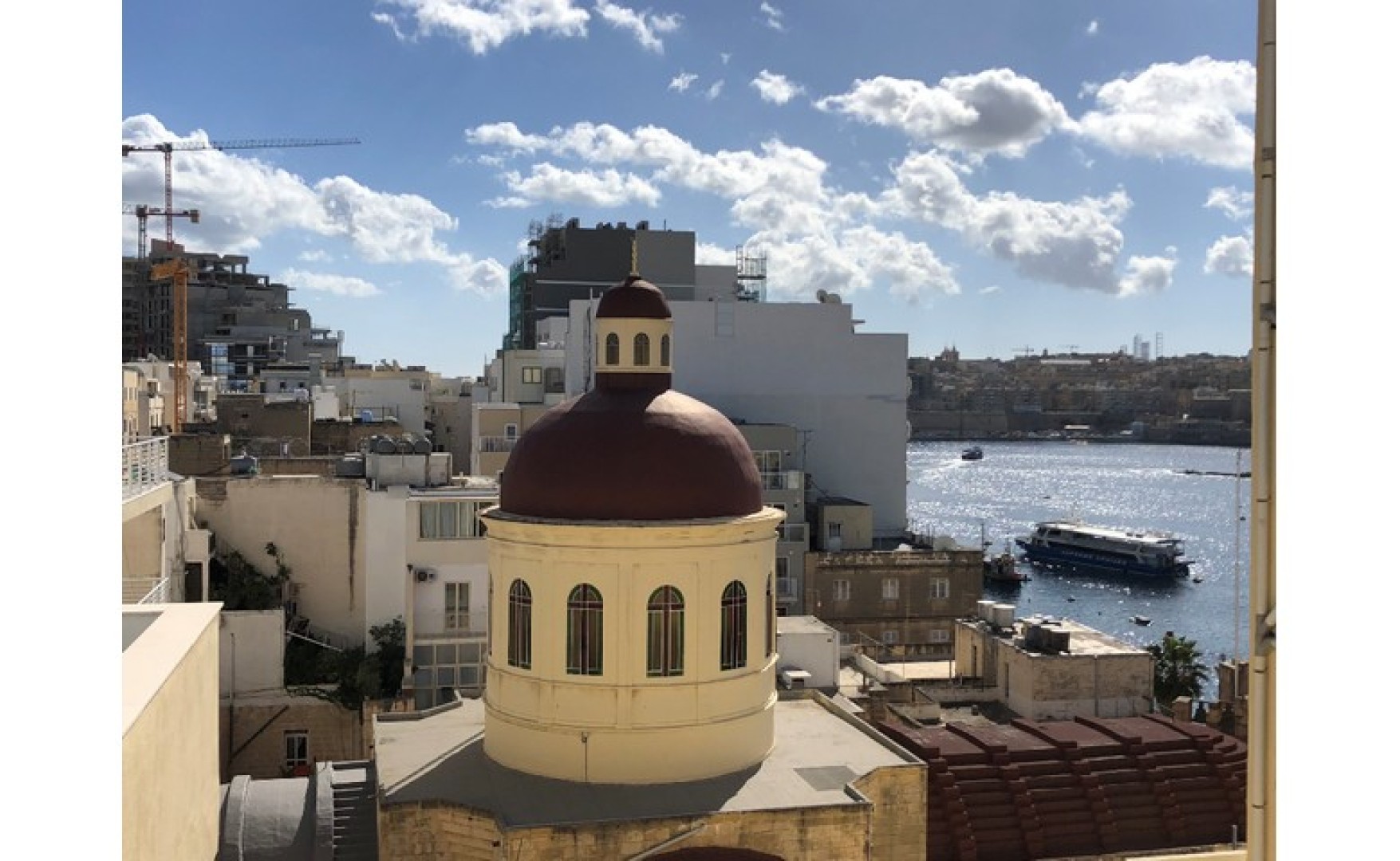 Penthouse Office with a Terrace