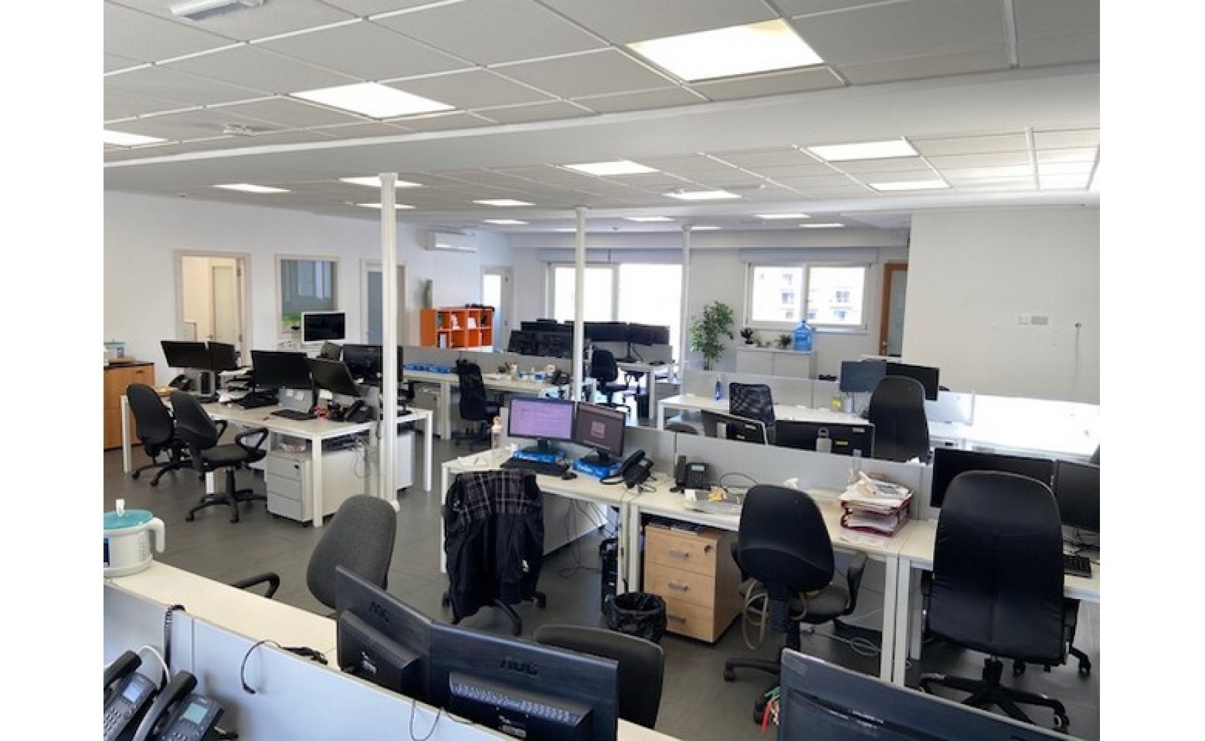 Penthouse Office with a Terrace