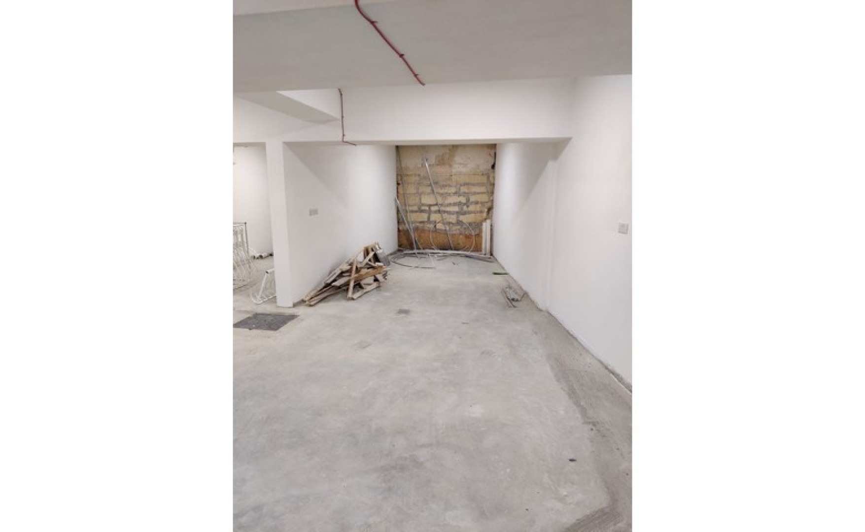 Real estate Malta: Mosta 4 car garage for rent