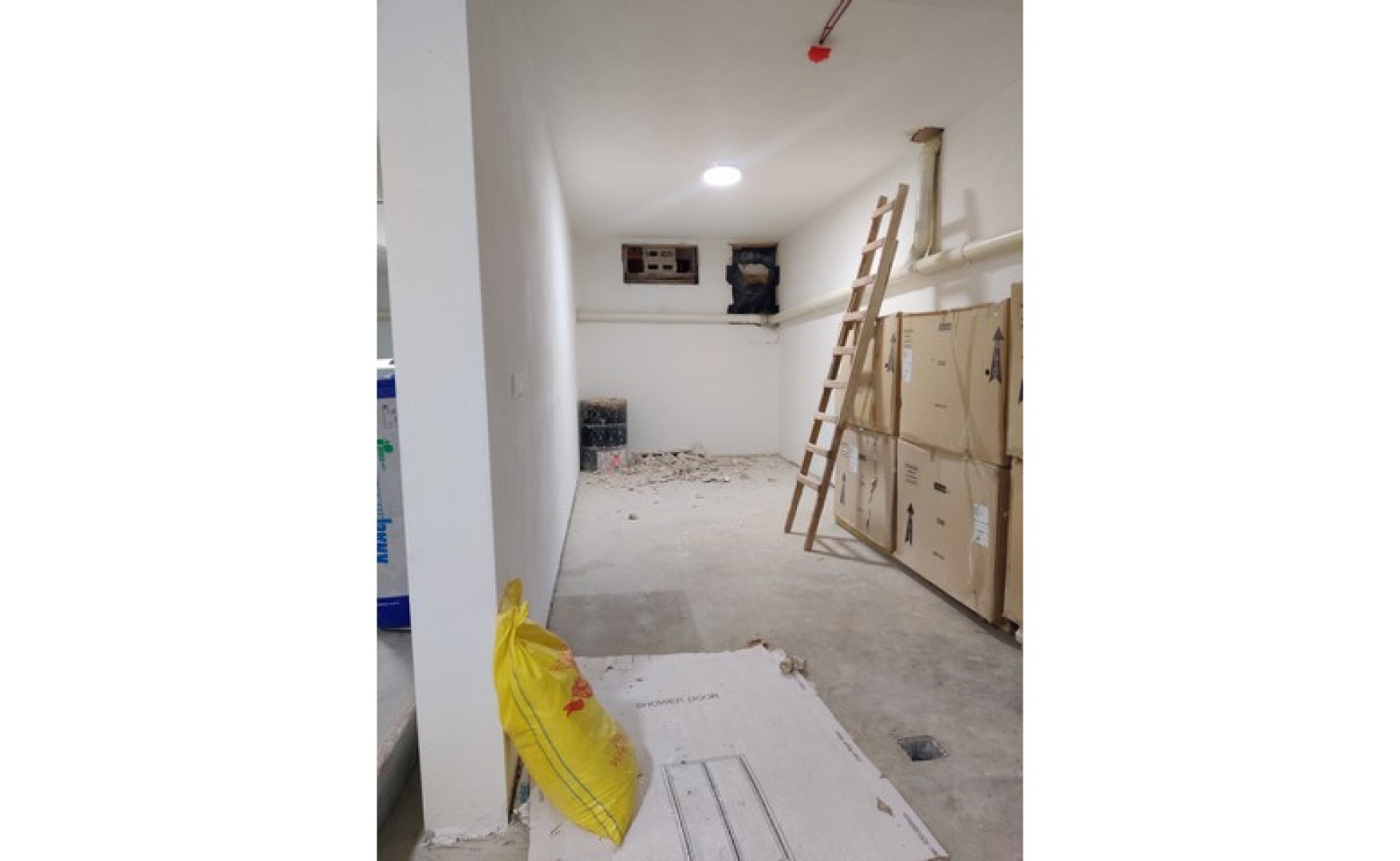 Real estate Malta: Mosta 4 car garage for rent