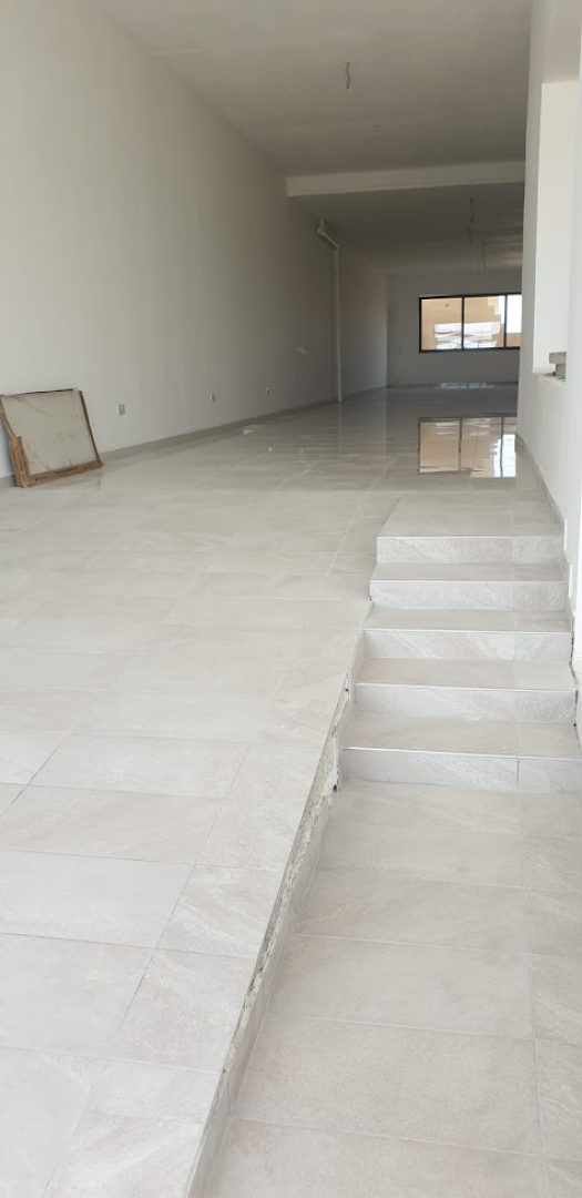 Open Plan Showroom/Shop