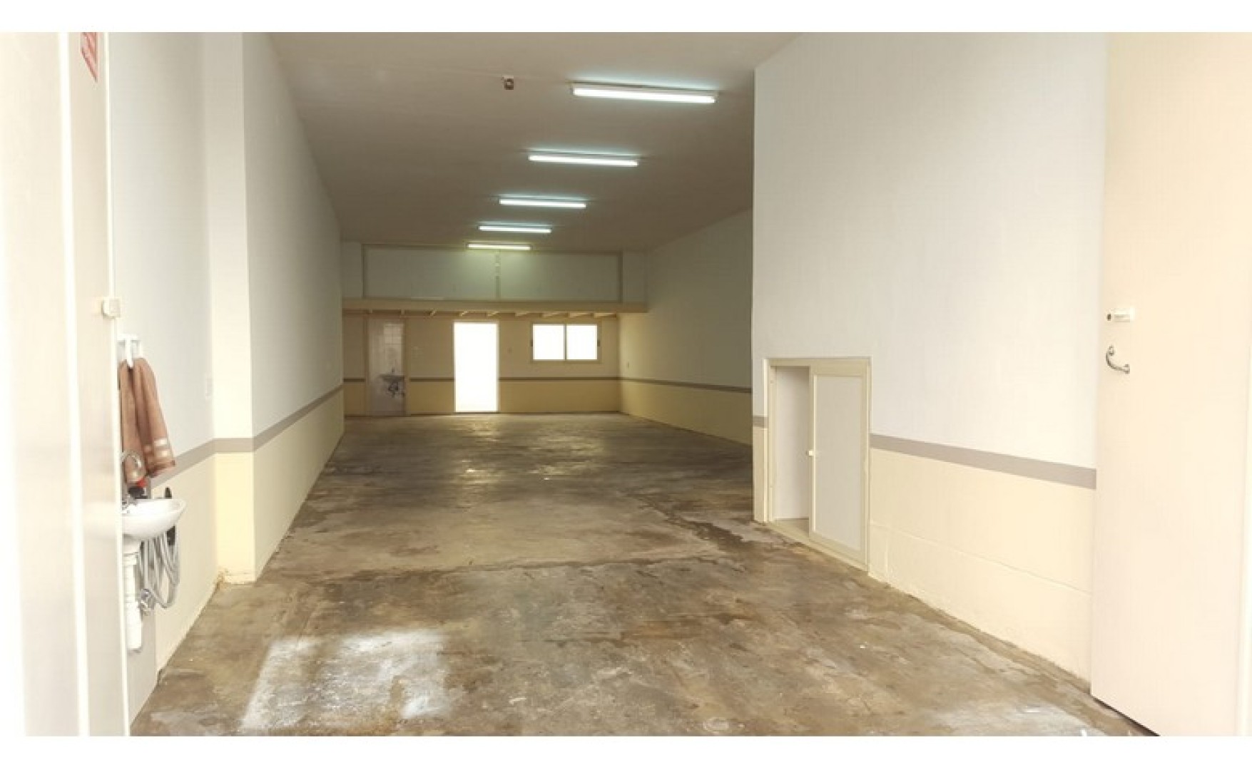 Estate Agents Malta: Garage for rent in San Gwann
