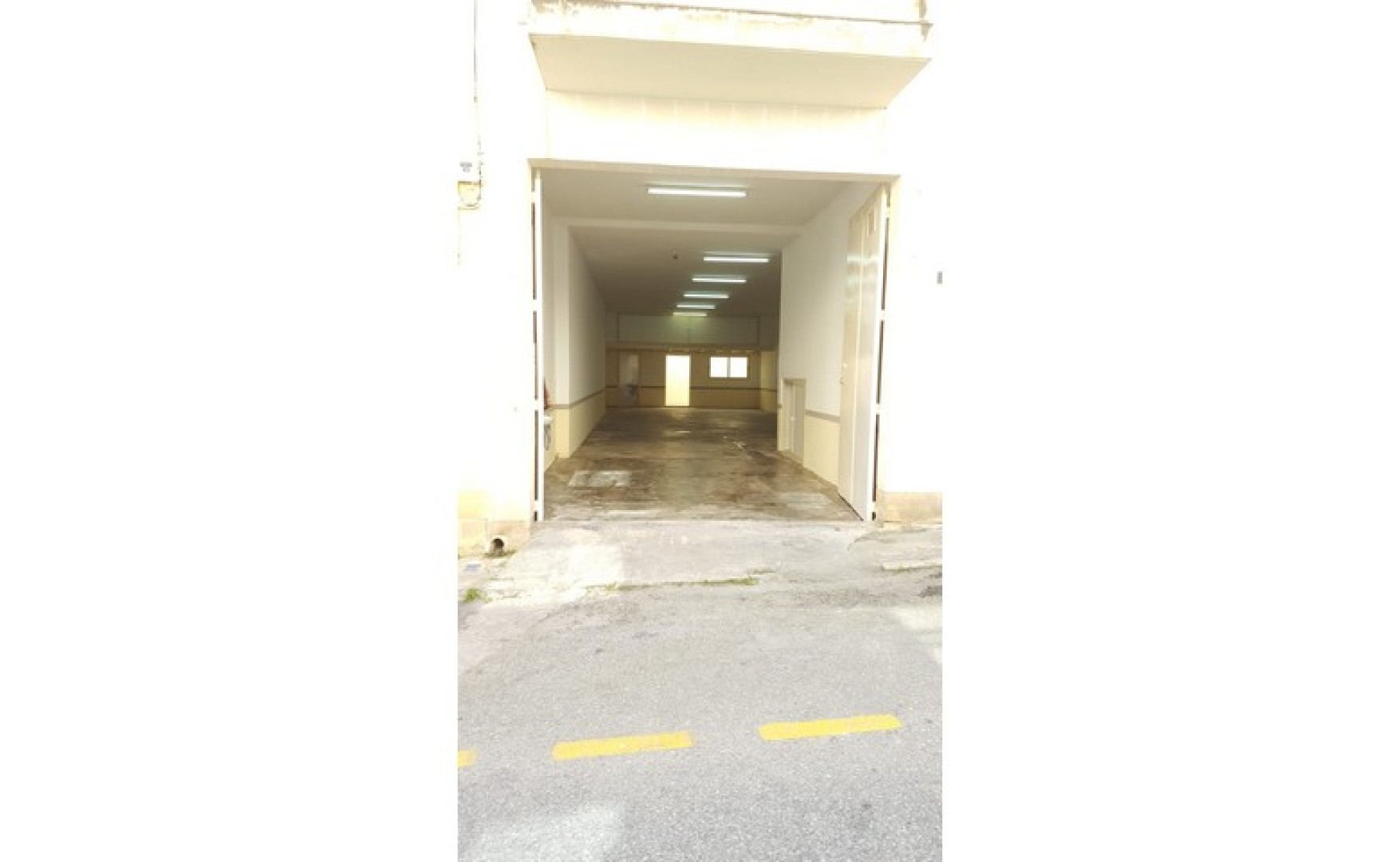 Estate Agents Malta: Garage for rent in San Gwann