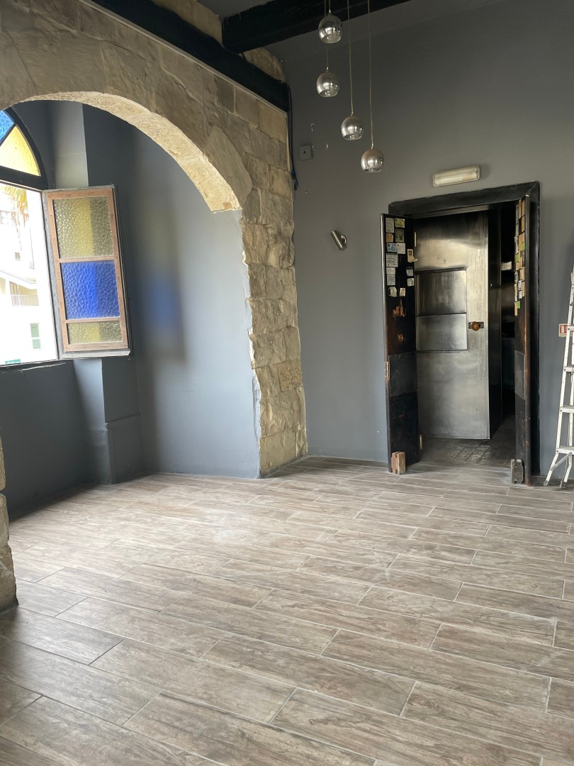 Restaurant with a Roof Terrace