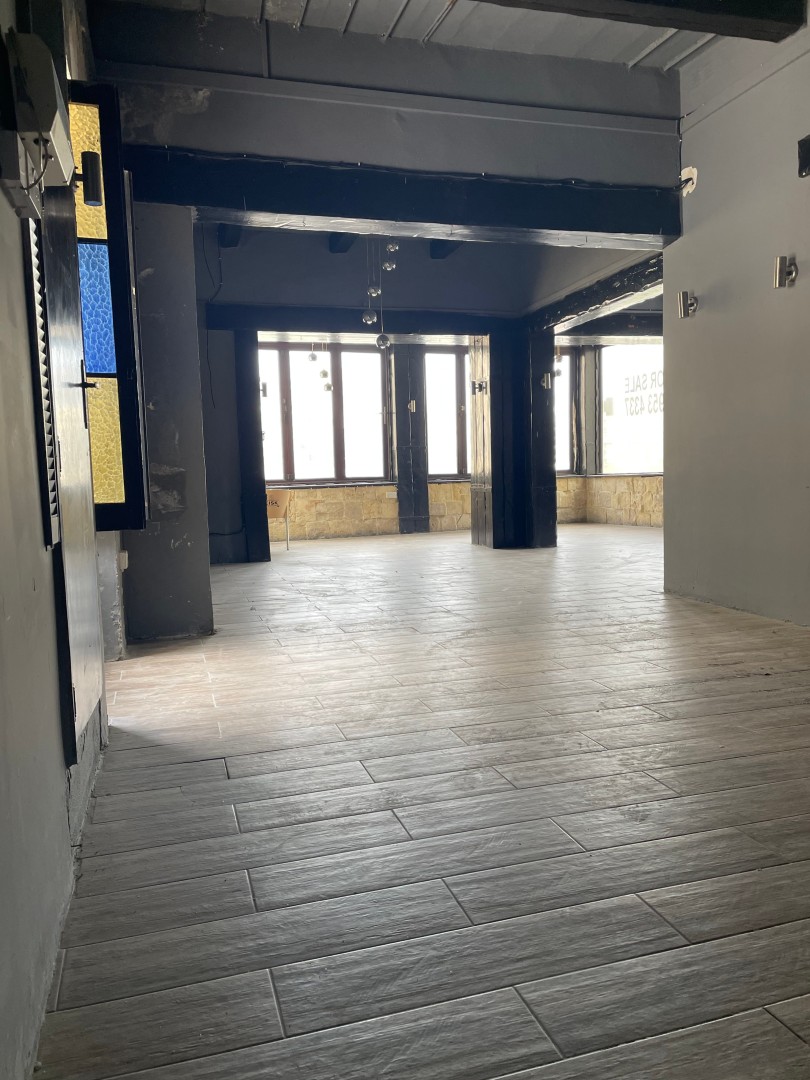 Restaurant with a Roof Terrace