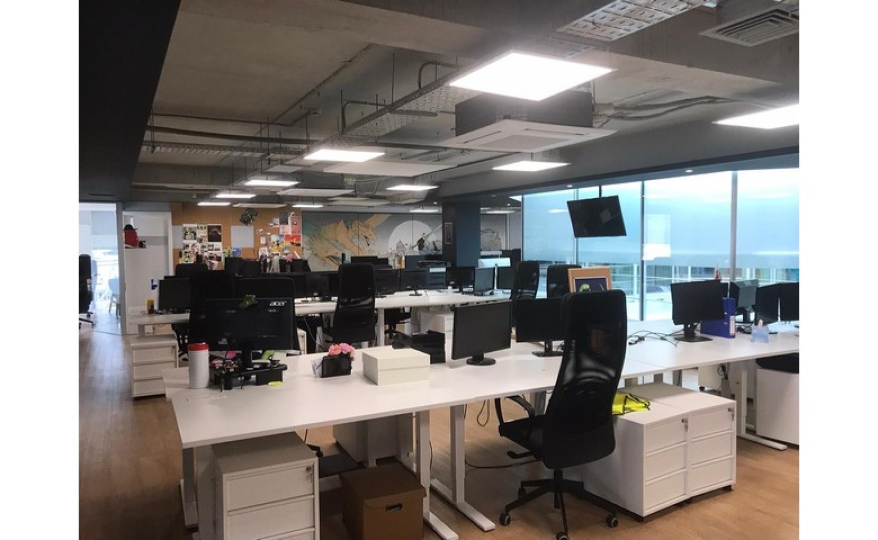 Furnished Office with a Terrace