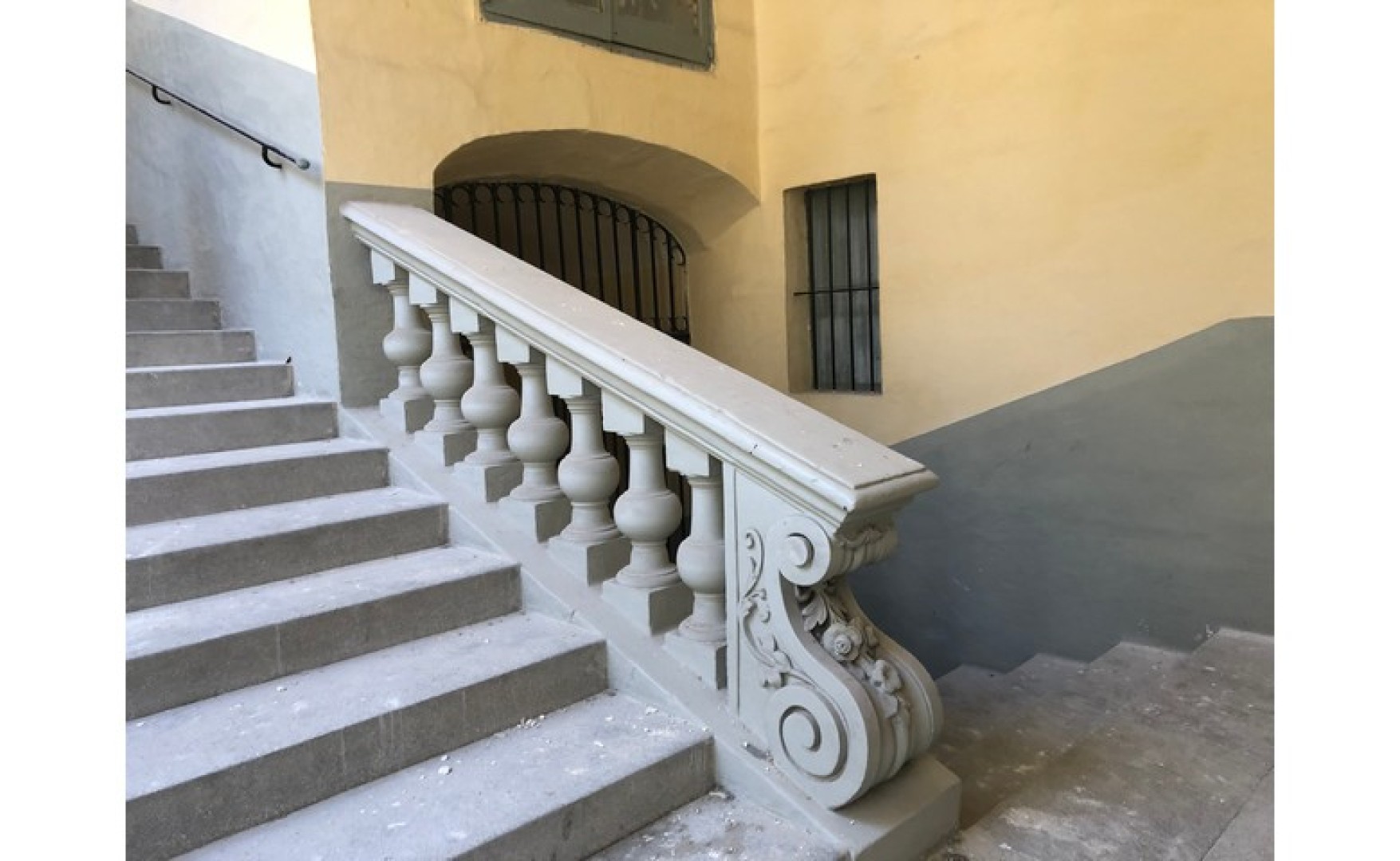 Palazzo with a Courtyard