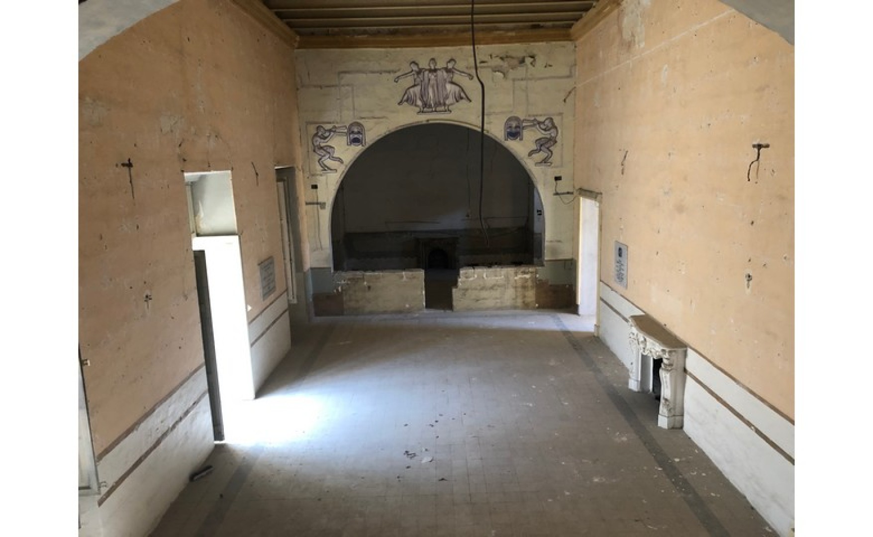 Palazzo with a Courtyard