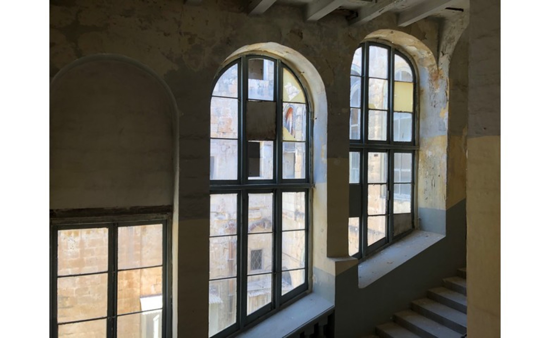 Palazzo with a Courtyard