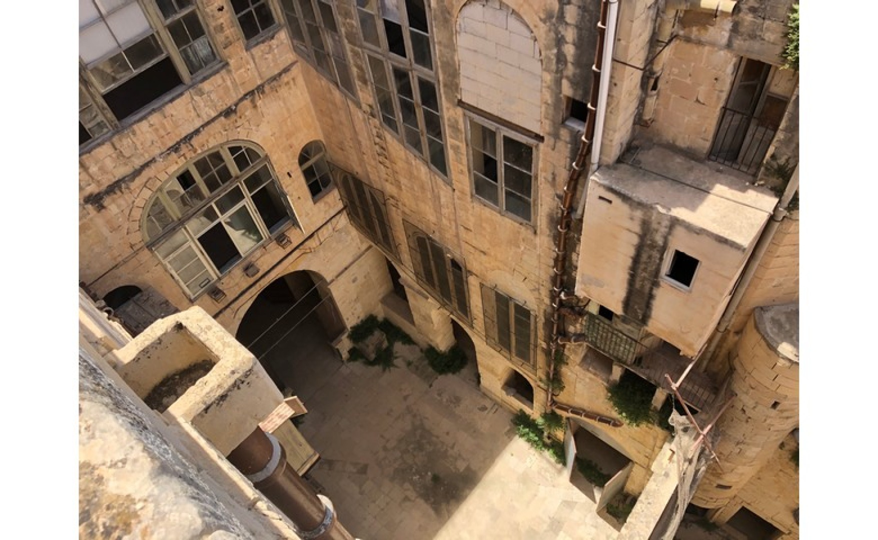 Palazzo with a Courtyard