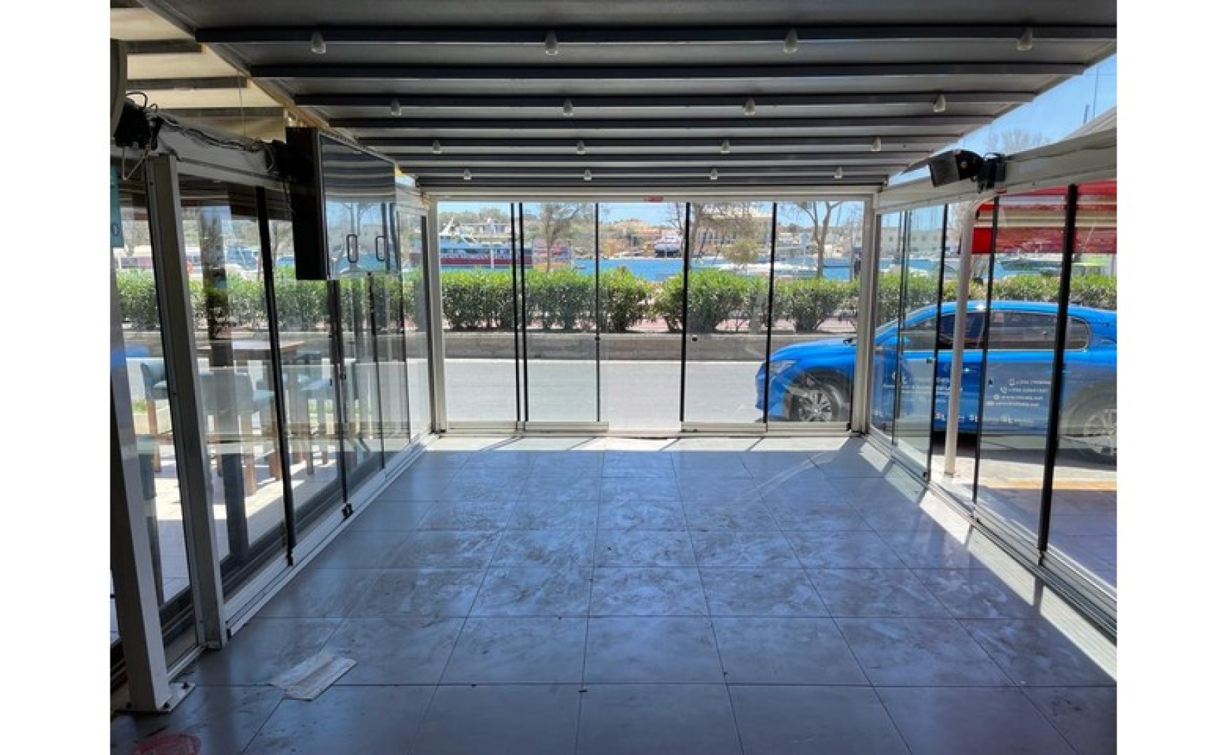 Restaurant with Outside Seating