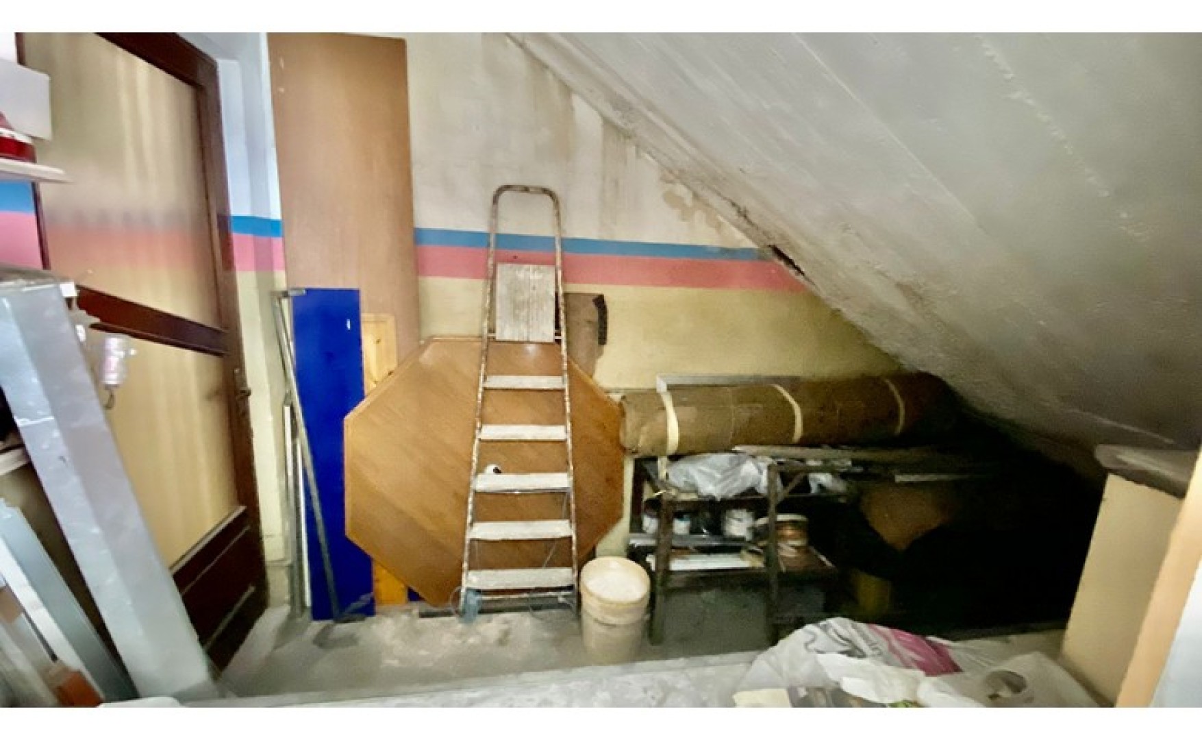 Real estate Malta: 14 car garage for rent / for sale in Hamrun