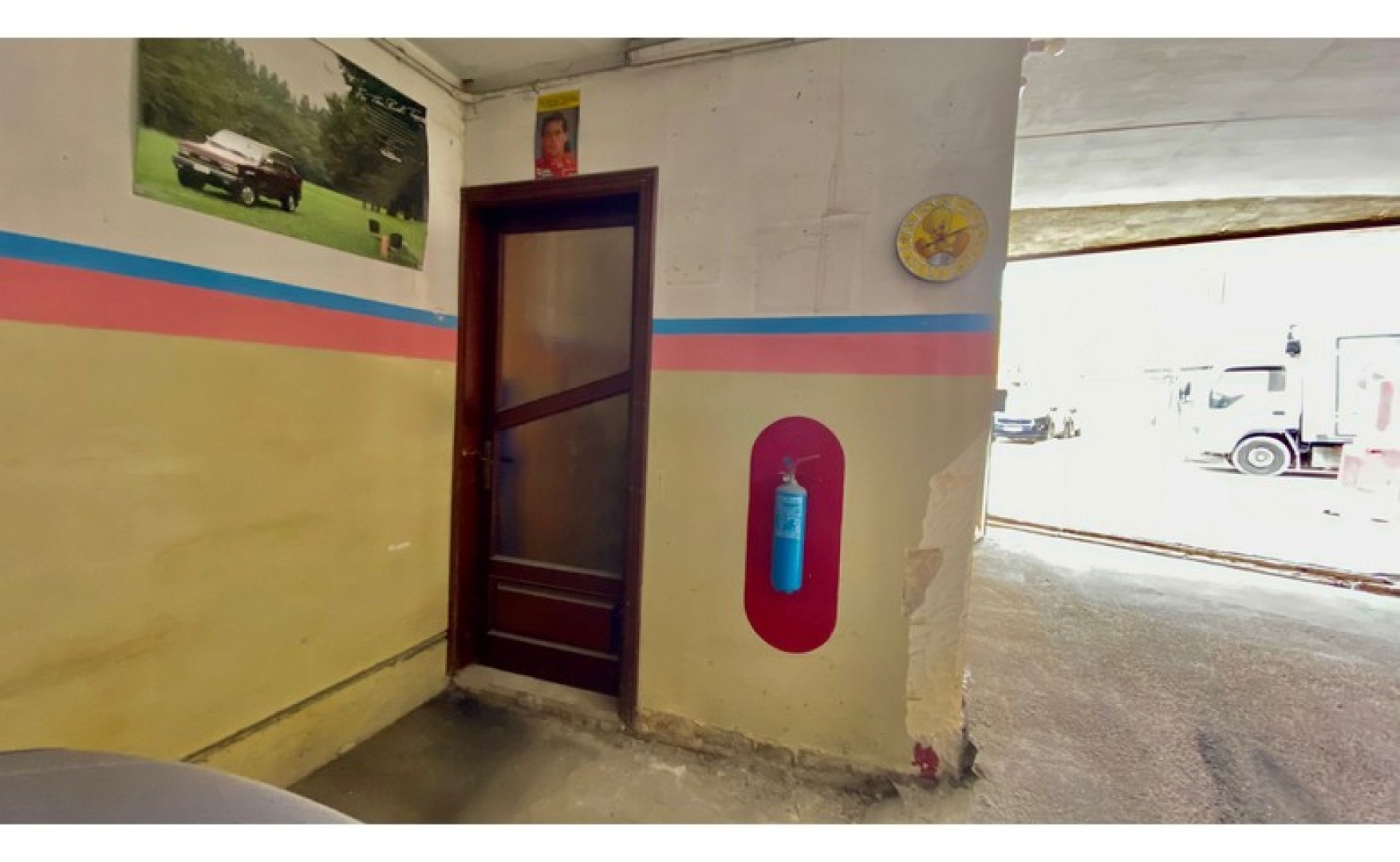 Real estate Malta: 14 car garage for rent / for sale in Hamrun