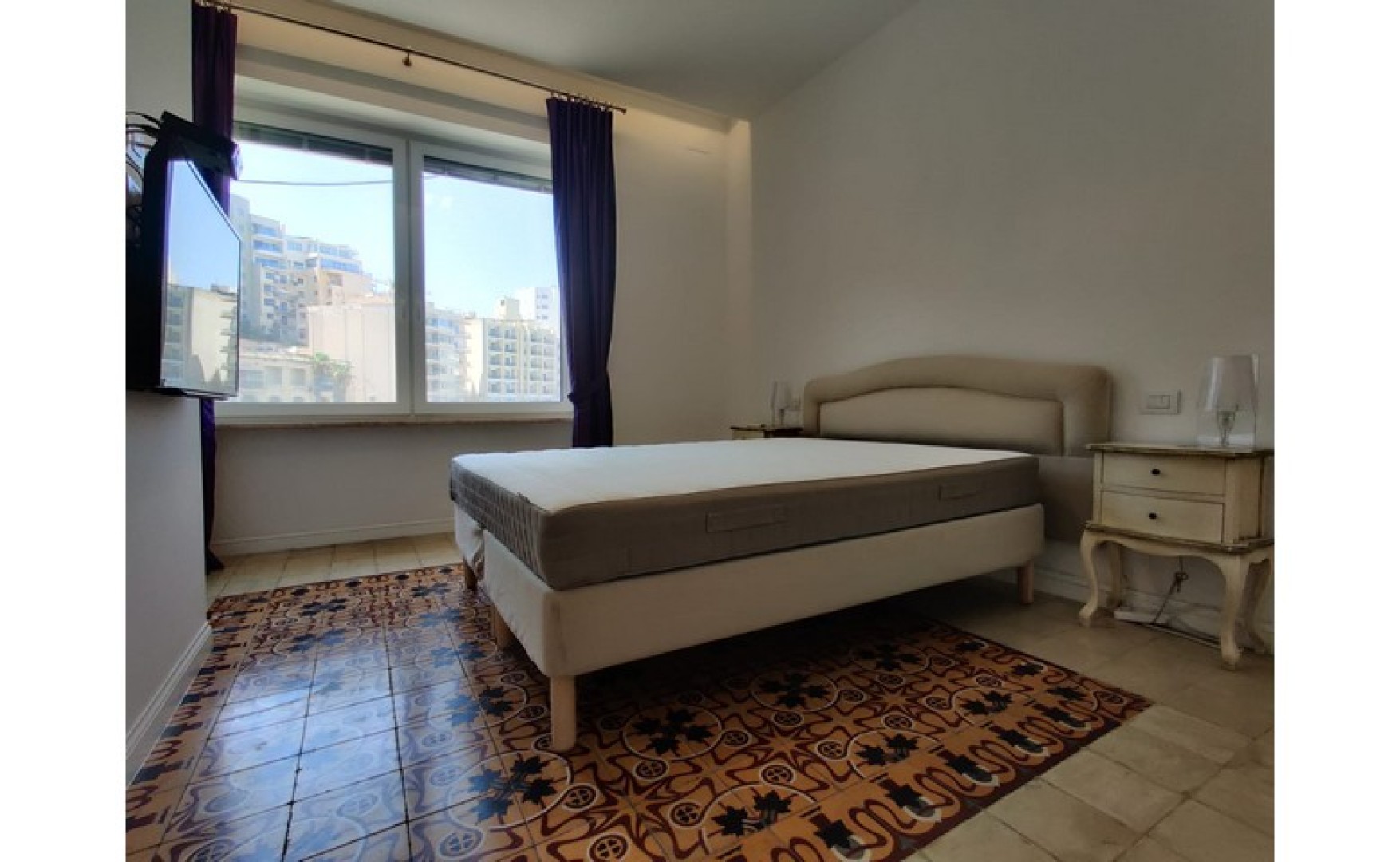 Apartment with Sea Views