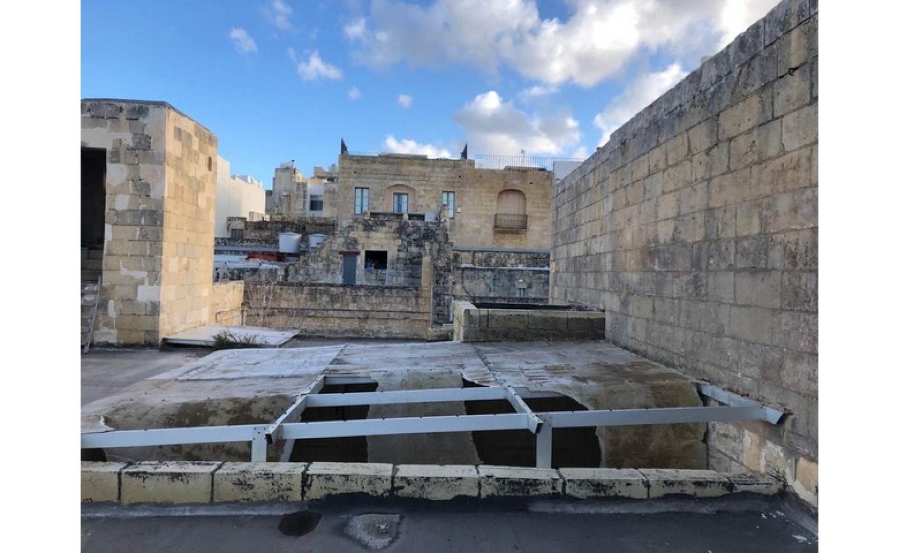Unconverted Palazzo with a Roof Terrace