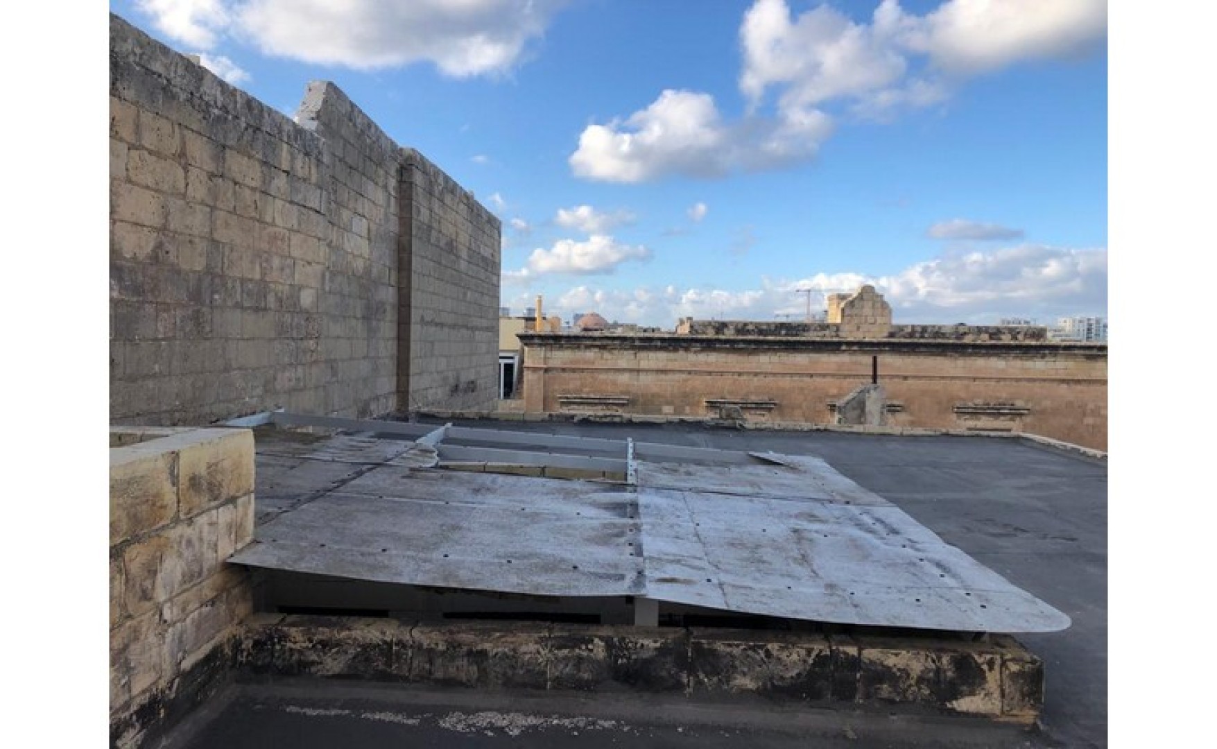 Unconverted Palazzo with a Roof Terrace