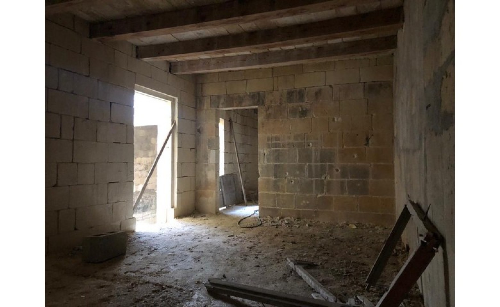 Unconverted Palazzo with a Roof Terrace