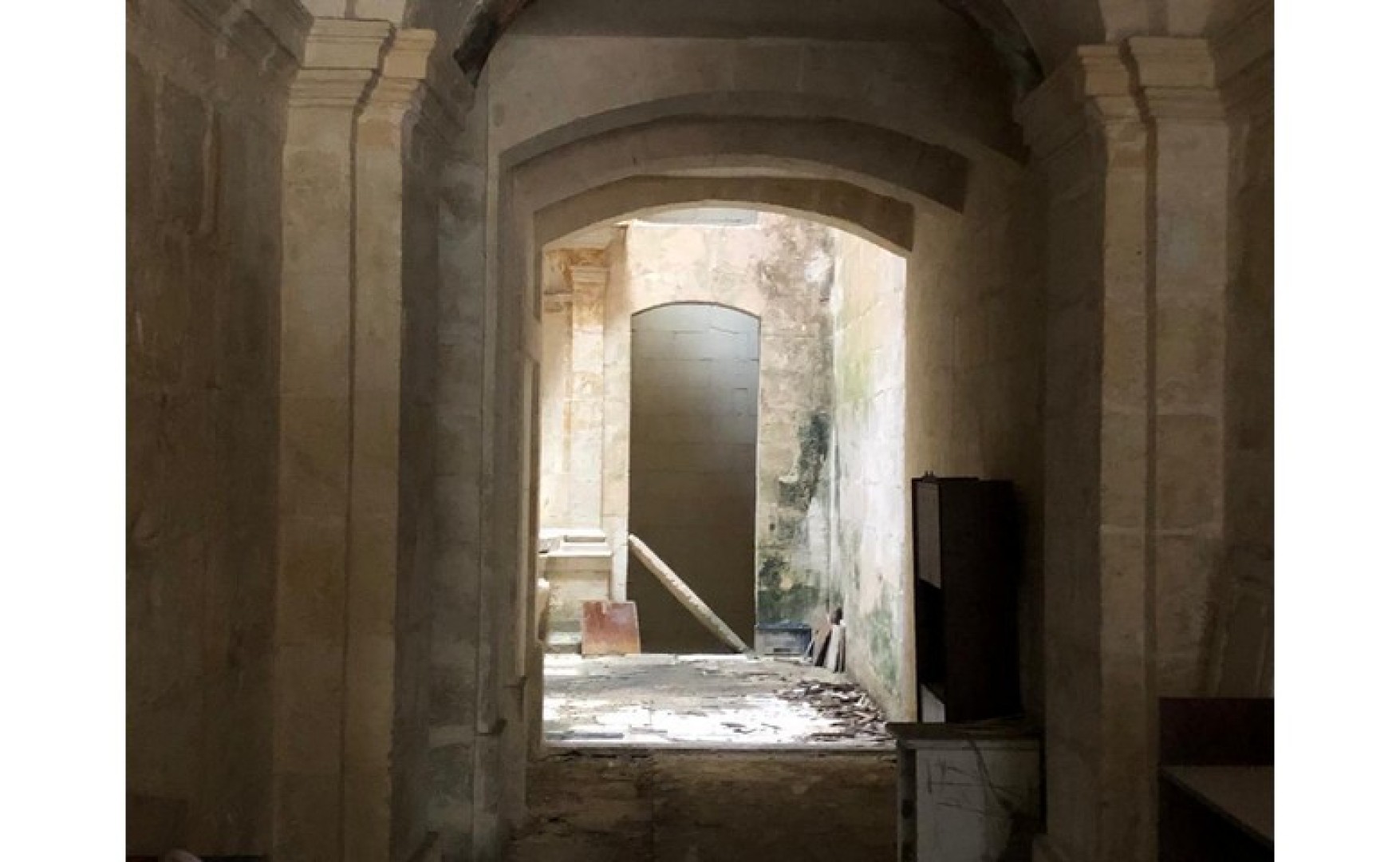 Unconverted Palazzo with a Roof Terrace