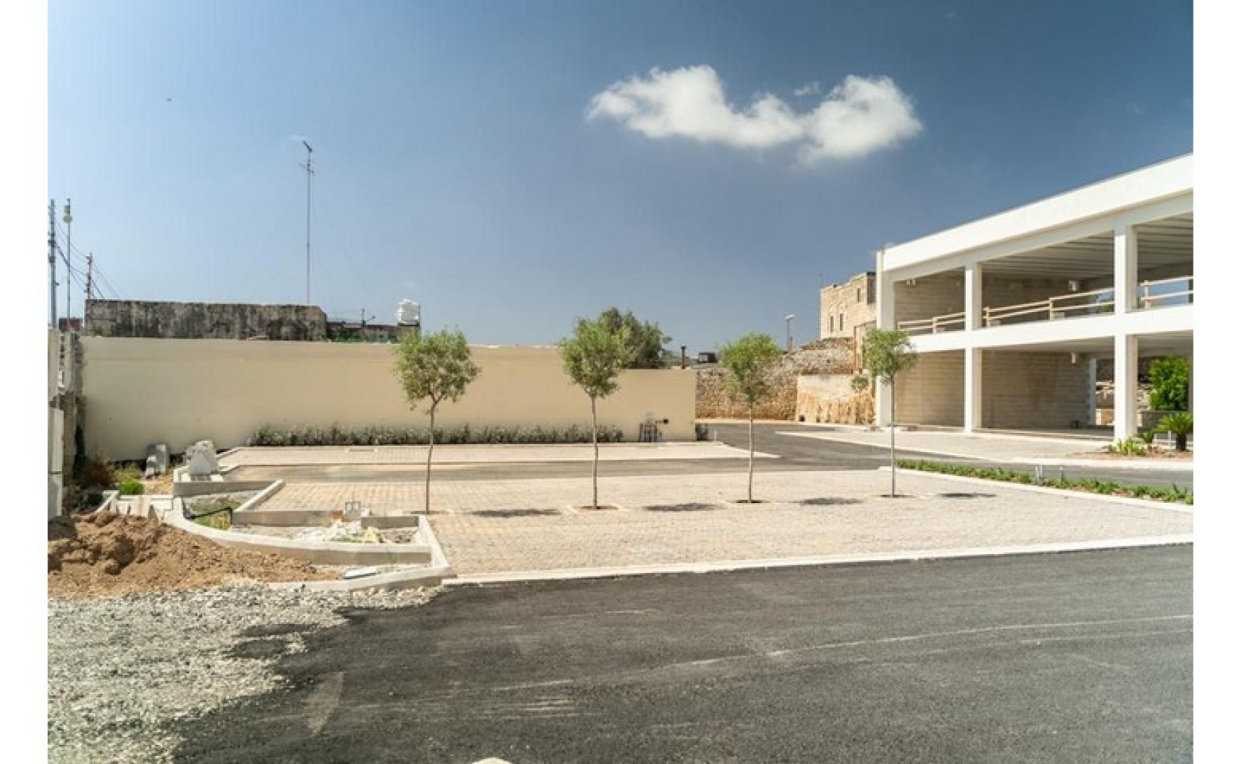 Office Space with Gardens and Parking