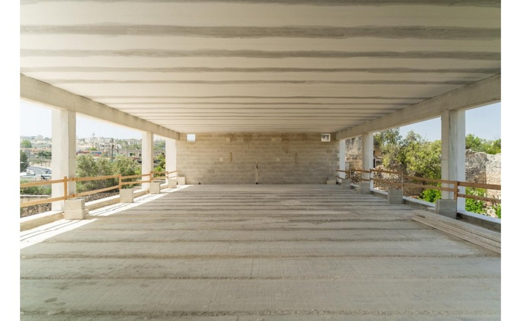 Office Space with Gardens and Parking