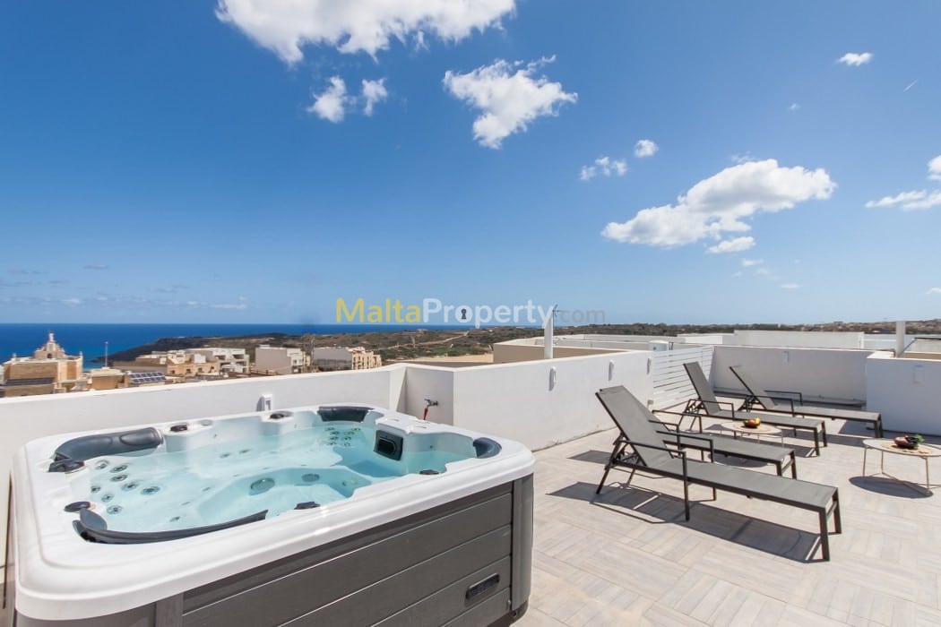 Furnished Penthouse with Views