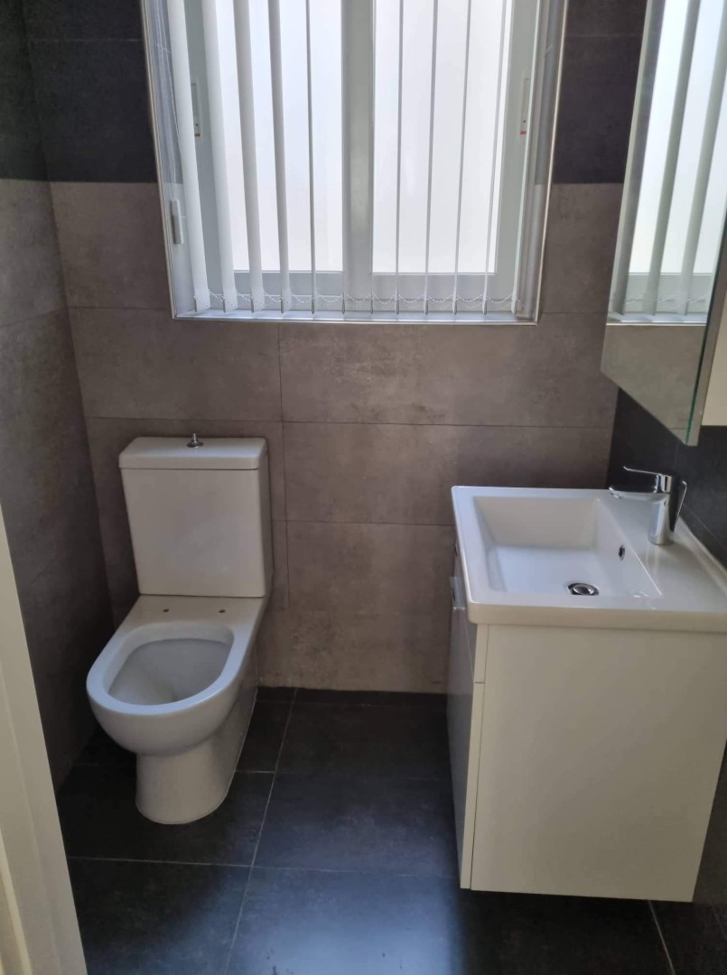 Gozo property for rent: Shop to let in Victoria