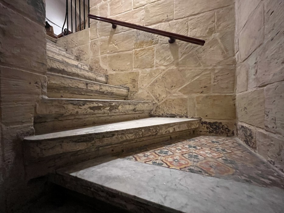 Maisonette with a Balcony