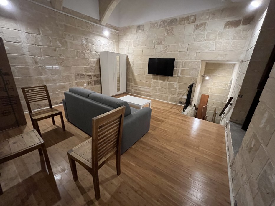 Maisonette with a Balcony