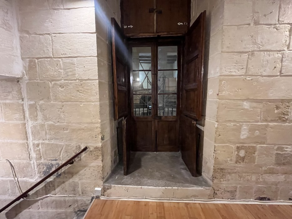 Maisonette with a Balcony