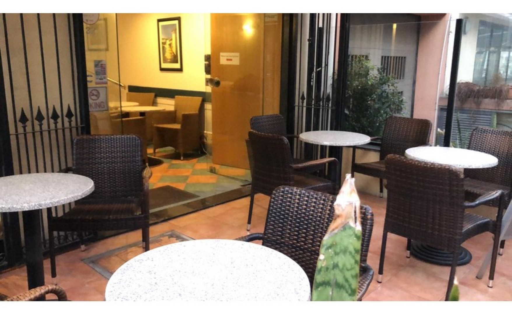 Restaurant with a Terrace