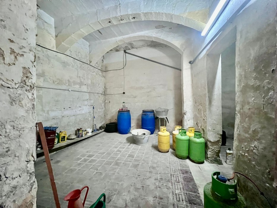 Palazzo with a Roof Terrace