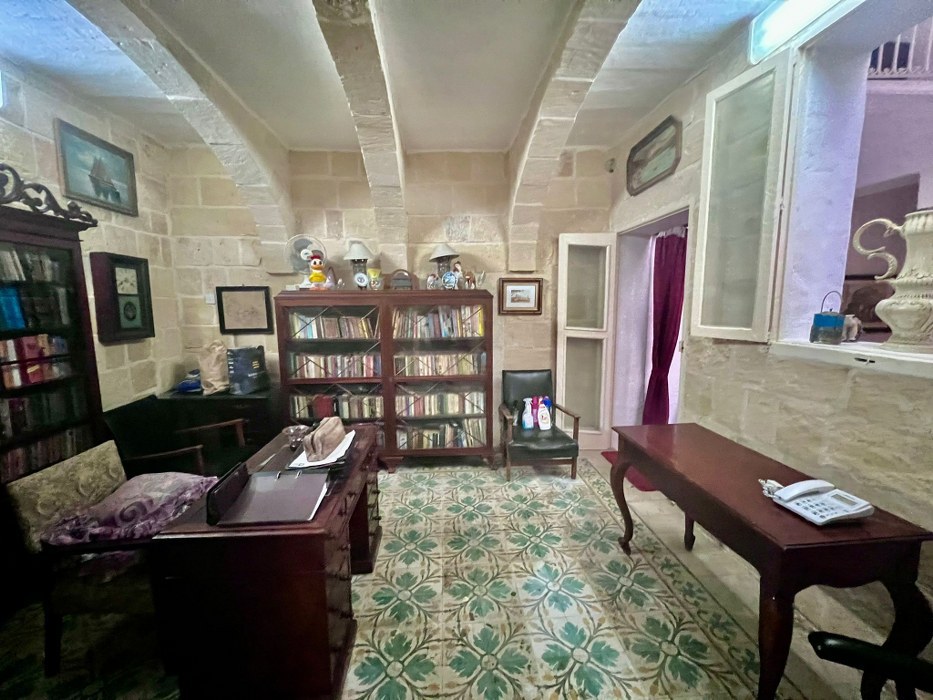 Palazzo with a Roof Terrace