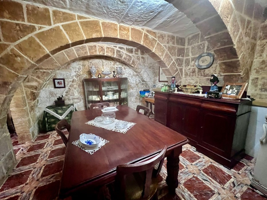 Palazzo with a Roof Terrace