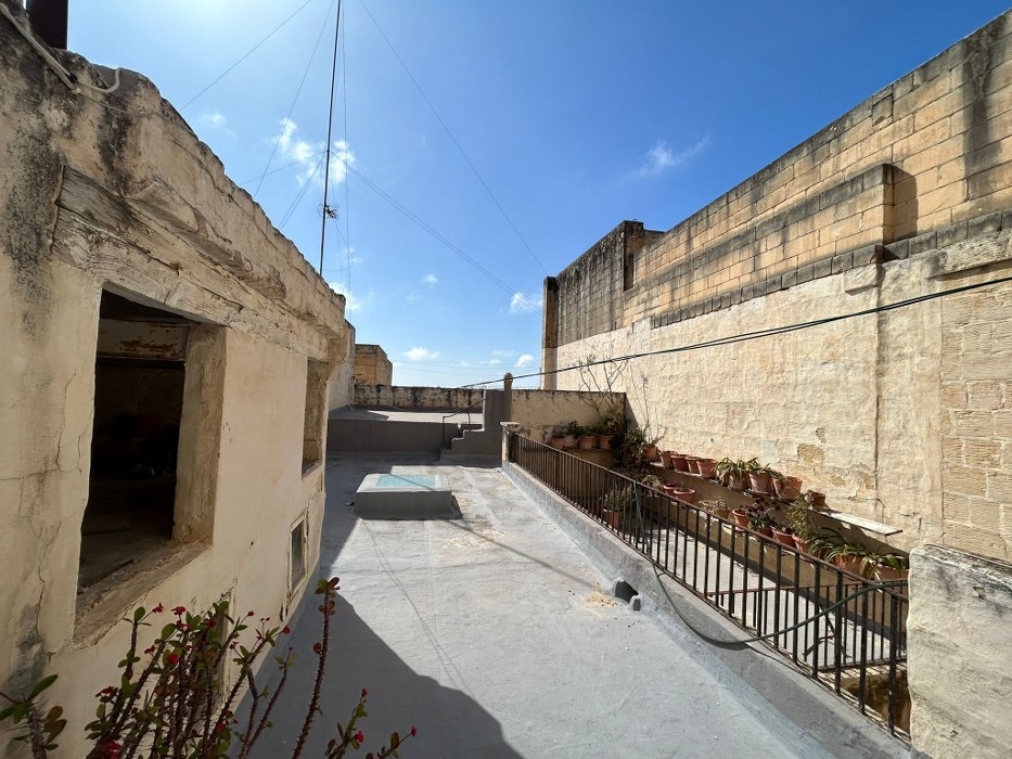 Palazzo with a Roof Terrace