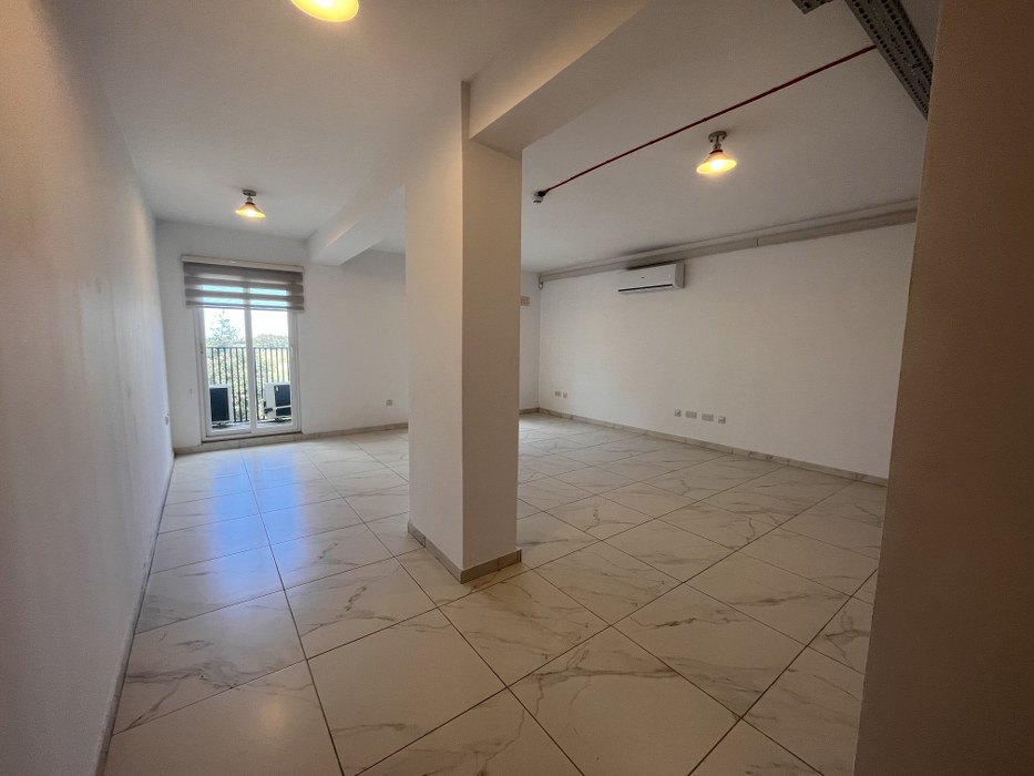 Burmarrad compact office for rent