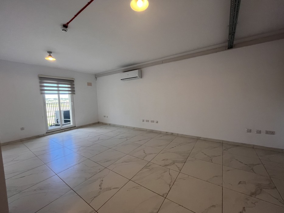 Burmarrad compact office for rent