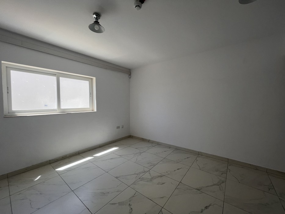 Burmarrad compact office for rent