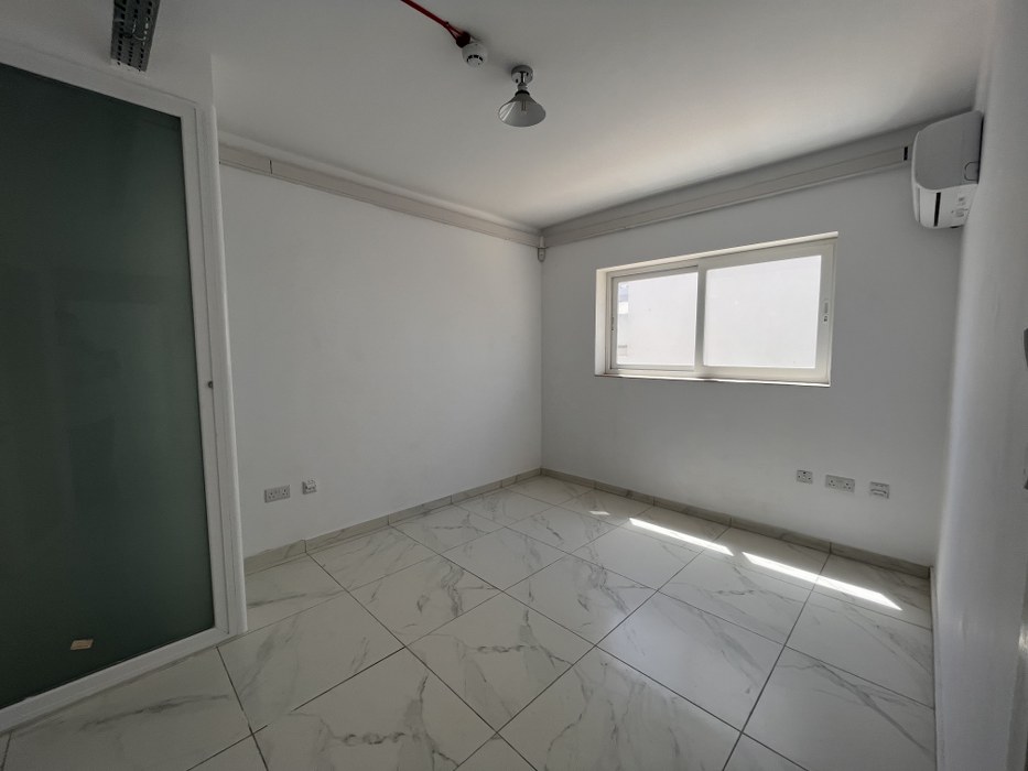 Burmarrad compact office for rent