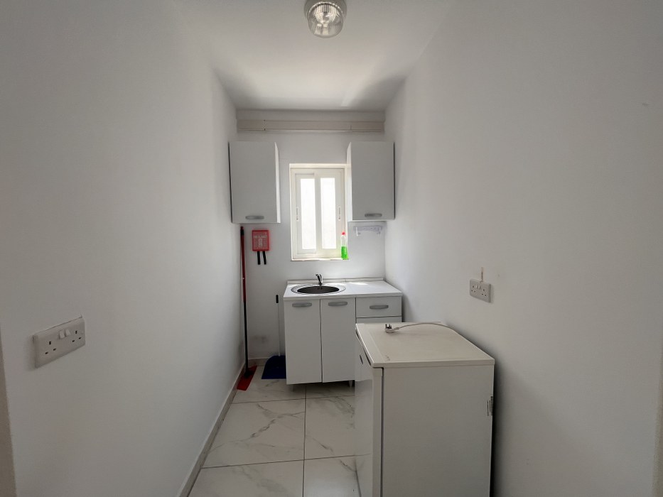 Burmarrad compact office for rent