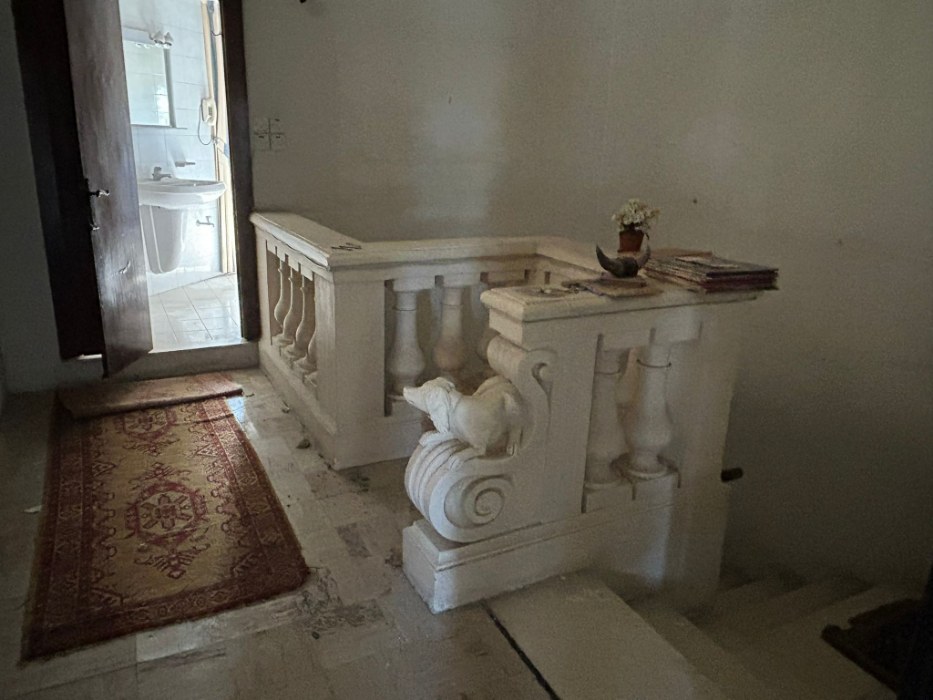 Palazzo with Sea Views