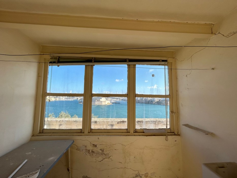 Palazzo with Sea Views