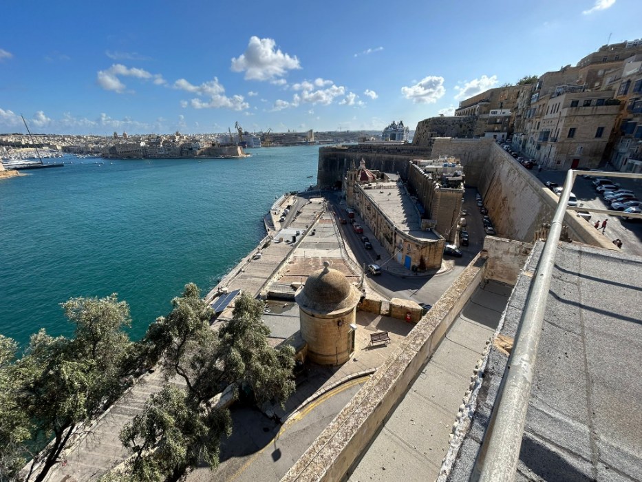 Palazzo with Sea Views